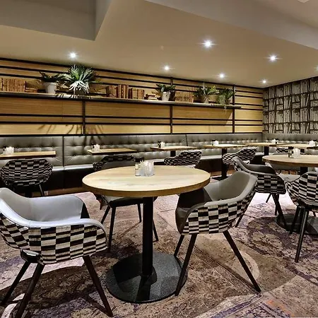 호텔 Der Valk Hilversum/ De Witte Bergen 4*