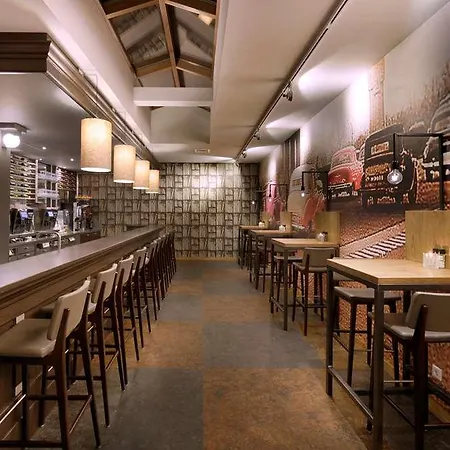 Der Valk Hilversum/ De Witte Bergen מלון 4*