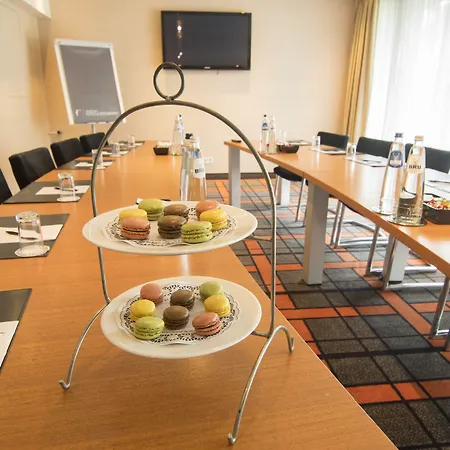 Der Valk Hilversum/ De Witte Bergen מלון