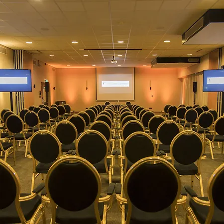 מלון Der Valk Hilversum/ De Witte Bergen 4*