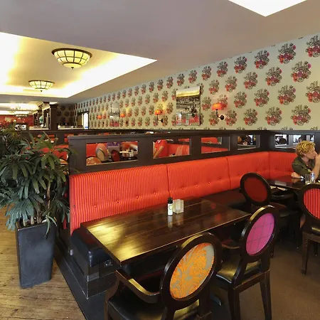 Der Valk Hilversum/ De Witte Bergen מלון