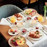 호텔 Der Valk Hilversum/ De Witte Bergen 4*