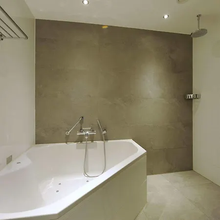 Der Valk Hilversum/ De Witte Bergen Otel 4*